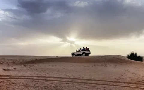 dune bashing Dubai