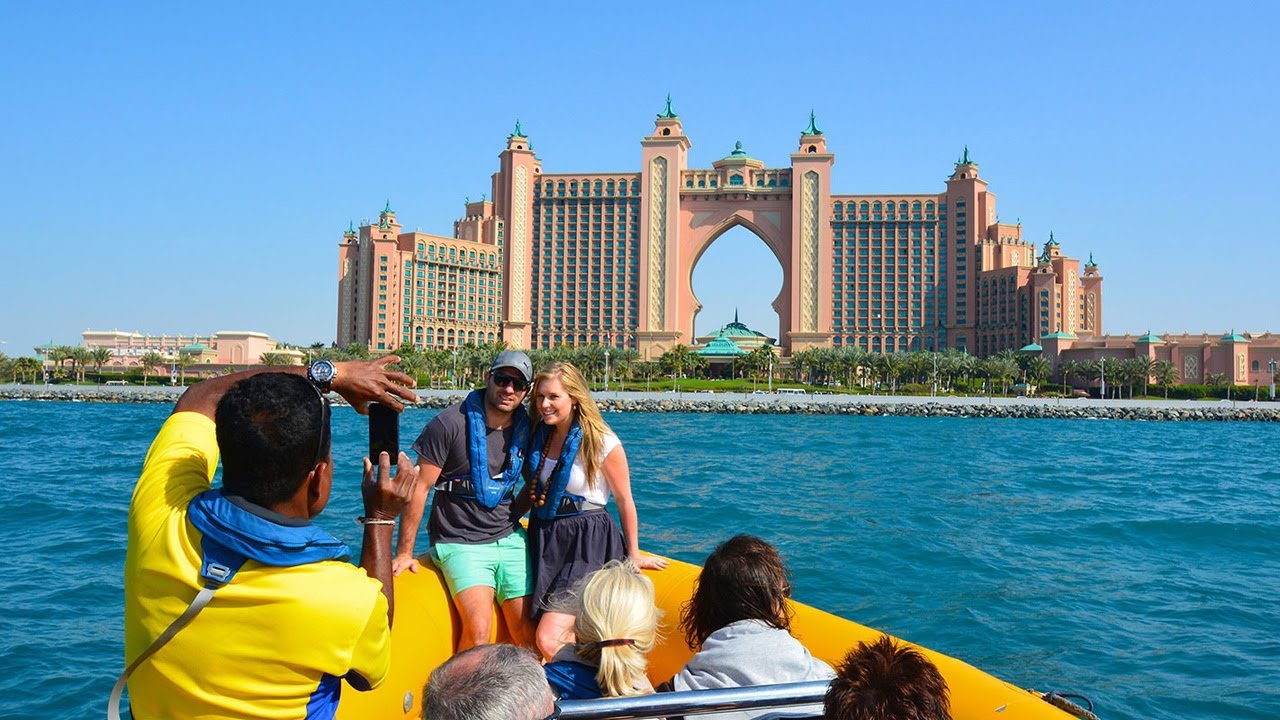 Photography Opportunities at Night Beaches in Dubai